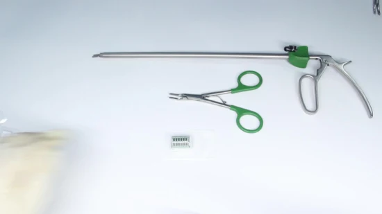 Applicatore di clip mediche per legatura addominale per chirurgia laparoscopica